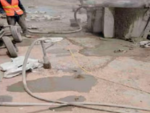 岭东水泥混凝土路面板底注浆技术 路面脱空注浆整治方案