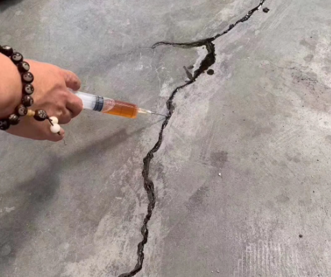 岭东混凝土裂缝修补技术详解​